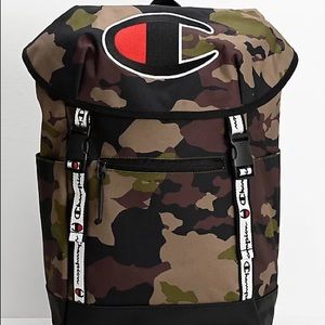 Champion camo clasp backpack